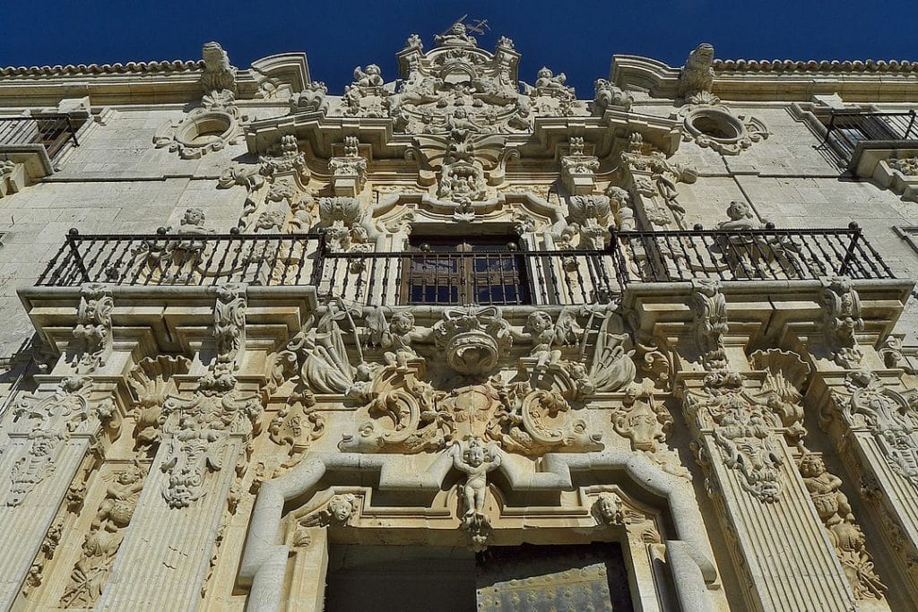 Фасад монастыря Уклес. Куэнка, Испания